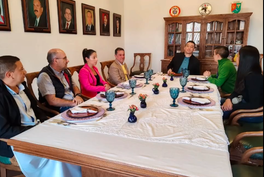Alcalde Jorge Camacho y nuevo gerente del hospital se unen para fortalecer servicios de salud en la comunidad de Subachoque