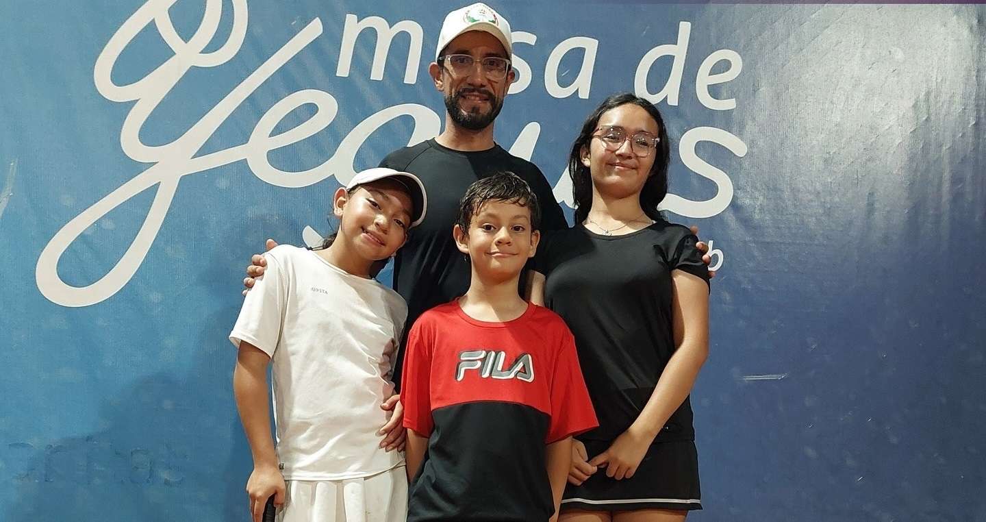 Delegación de tenis de La Mesa brilla en el IX Torneo Municipal de Anapoima