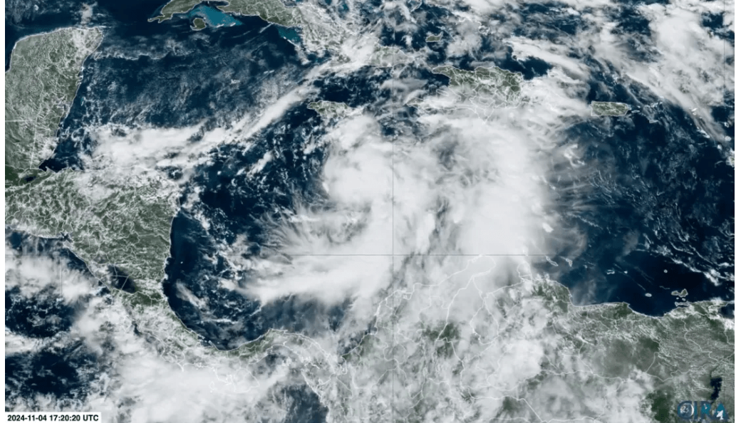 Tormenta tropical Rafael amenaza con convertirse en huracán
