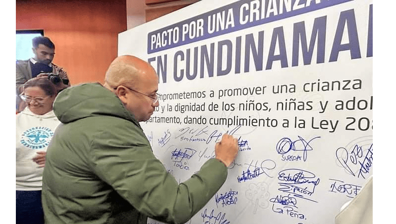 Ubaté firma el pacto por una crianza amorosa