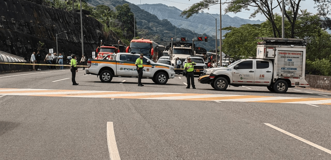 Reabren la vía al Llano en el sector Pipiral, tras alerta por posible moto-bomba