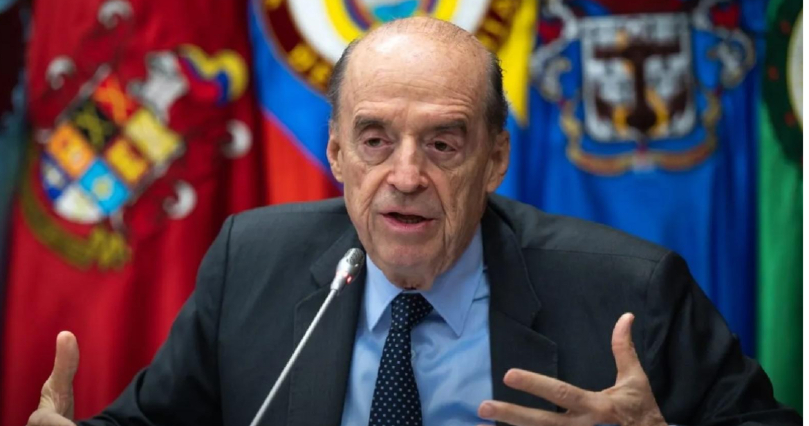 Excanciller Álvaro Leyva pidió que la Procuradora General sea apartada en su caso