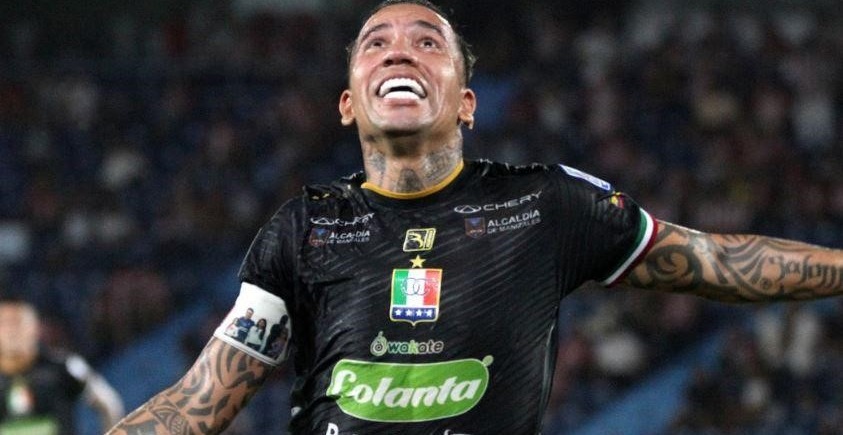 Dayro Moreno acorta distancia con Falcao como máximo goleador colombiano