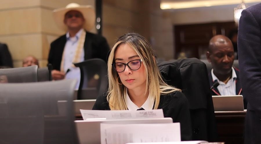 Admiten demanda contra designación de exjefes paramilitares como gestores de paz