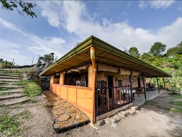 Posada  Campesina La Paz: un refugio rústico en la montaña