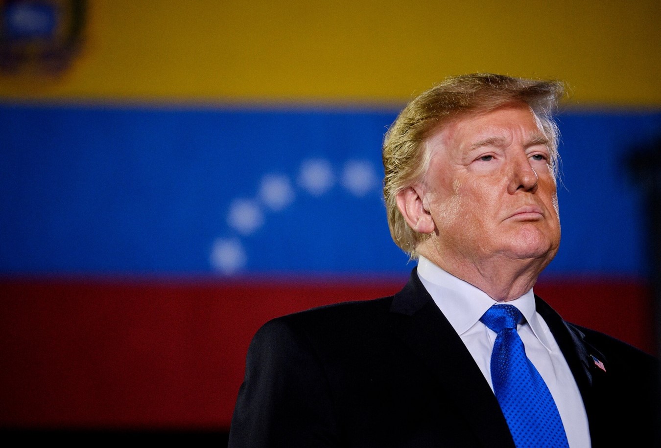 Trump advierte arancel del 25 % a países que adquieran petróleo venezolano