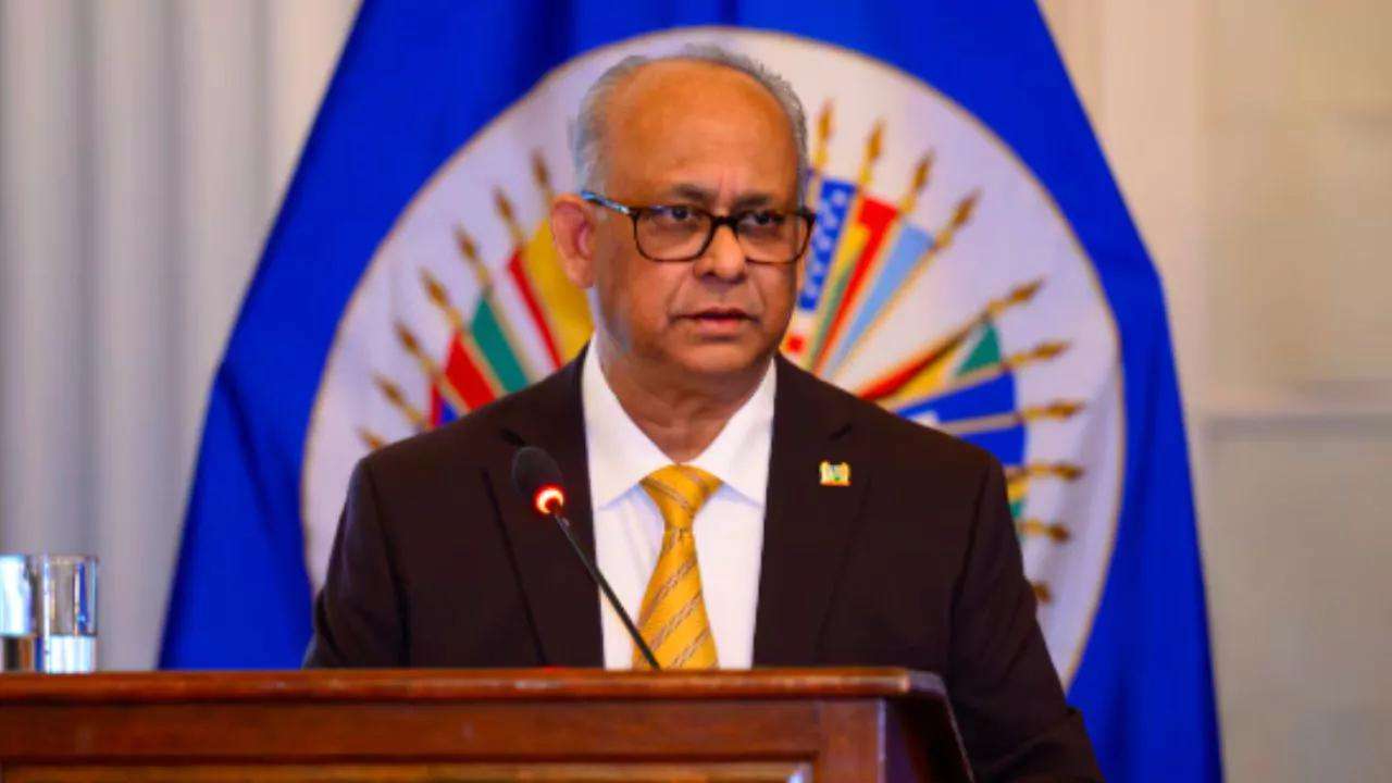 Ramdin, el primer caribeño en liderar la OEA y promotor del diálogo con Maduro