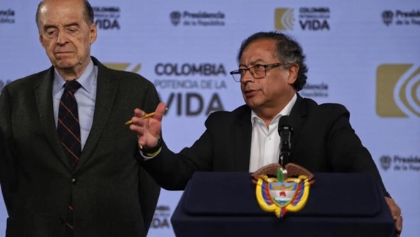 Carta del excanciller Álvaro Leyva genera impacto político al señalar presuntas adicciones del presidente Petro