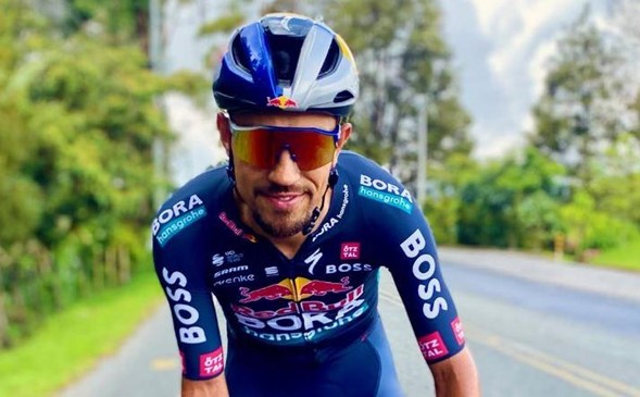 Daniel Martínez sigue siendo el mejor colombiano en el ranking UCI