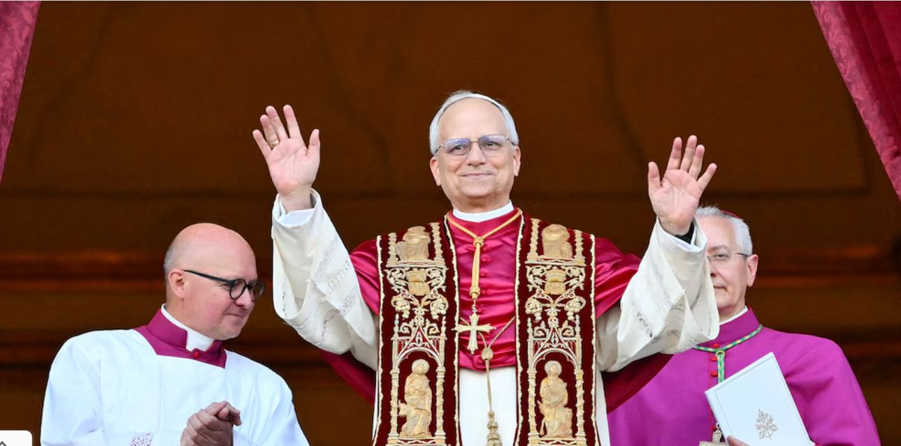 León XIV lanza un llamado global a la paz en sus primeras palabras como papa