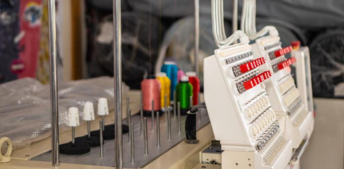 Mujeres de Madrid fortalecen su independencia económica con proyectos textiles
