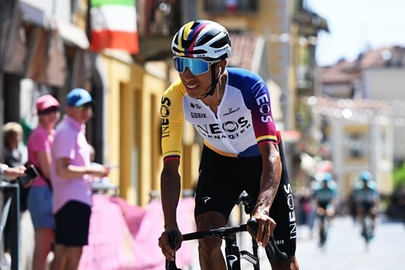 Egan Bernal y Einer Rubio siguen en la pelea tras la etapa 19 del Giro de Italia