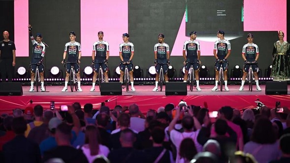 “Vengo motivado y a dar espectáculo en el Giro de Italia”: Daniel Martínez