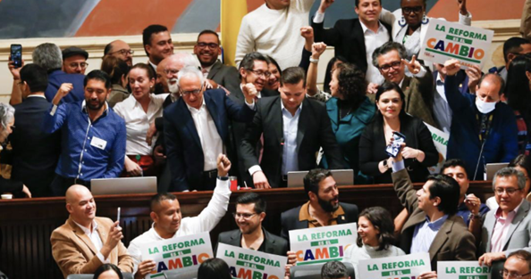Reforma a la salud entre avances legislativos y bloqueos políticos
