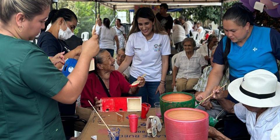 Centros renovados benefician a 1.200 adultos mayores en Cundinamarca