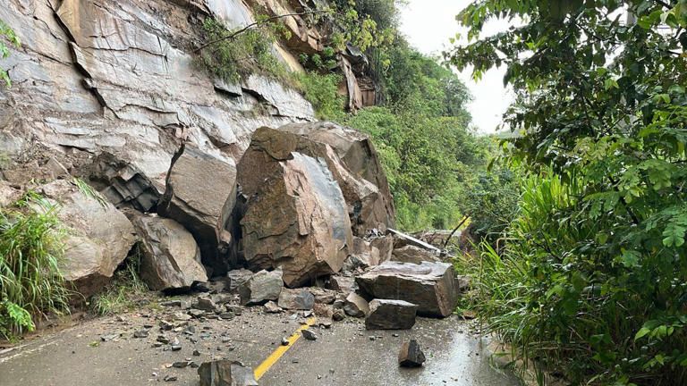 Cierre total en la vía Boquerón–Pandi por hundimientos causados por las lluvias