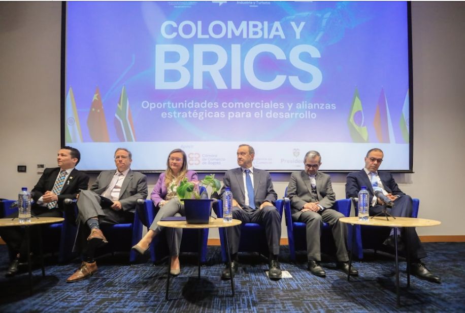 Colombia solicita su ingreso al banco del bloque BRICS