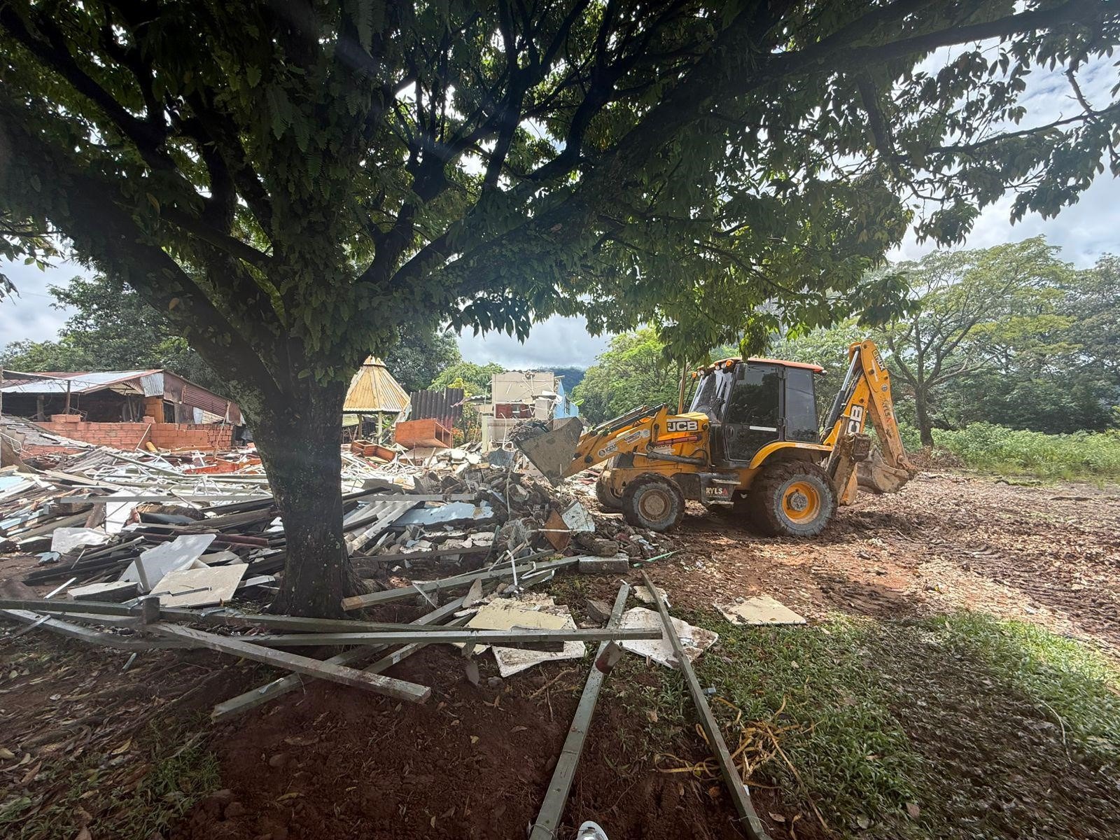 Emergencia sísmica moviliza maquinaria y expertos para recuperar Paratebueno y Medina