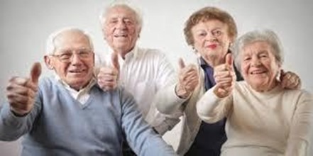 Con música, sonrisas y regalos, Gama celebró la vida de sus adultos mayores
