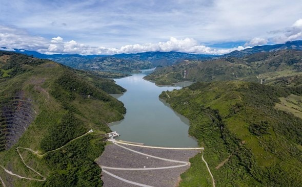 Enel activa medida preventiva por aumento de caudales en El Guavio