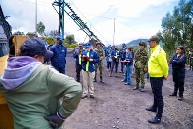 CAR y Fuerza Pública suspenden mina ilegal de carbón en Ráquira