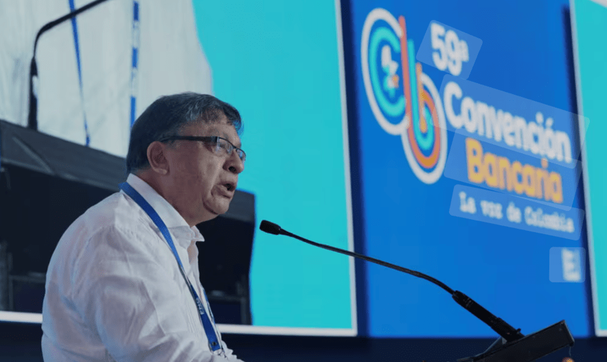Corte Constitucional advierte sobre límites del poder presidencial en Convención Bancaria