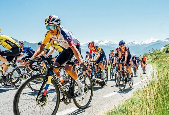 Egan Bernal se convirtió en el mejor colombiano en el ranking UCI