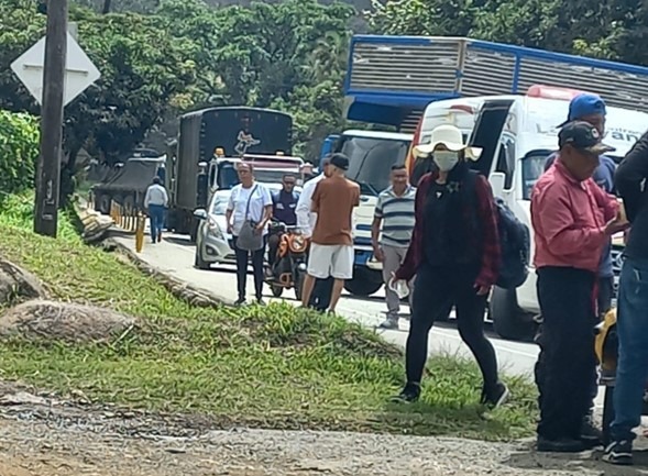 Bloqueada la vía Panamericana en Cauca por protestas indígenas