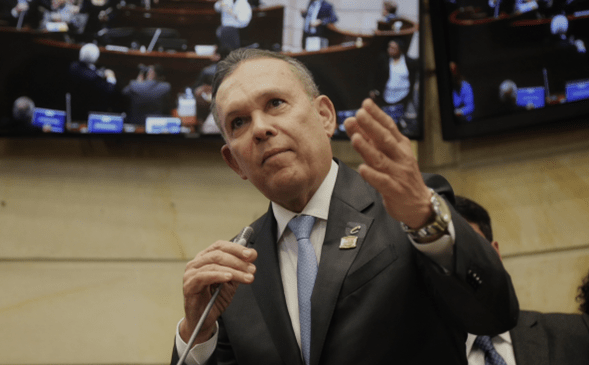 Efraín Cepeda anuncia demanda contra decreto de consulta popular de Petro