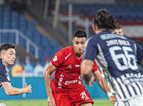 América se mantuvo como líder del Grupo A tras remontar frente a Junior
