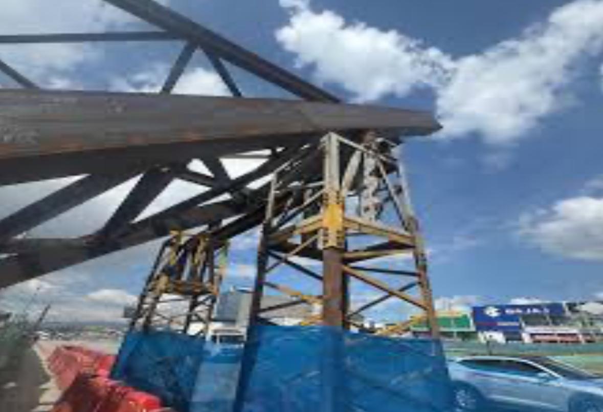 Puente peatonal El Dorado en Soacha alcanza el 70 % de avance 